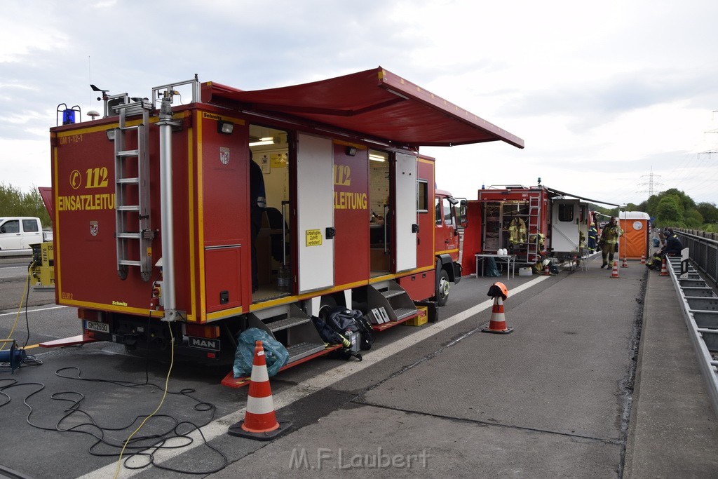 VU Gefahrgut LKW umgestuerzt A 4 Rich Koeln Hoehe AS Gummersbach P075.JPG - Miklos Laubert